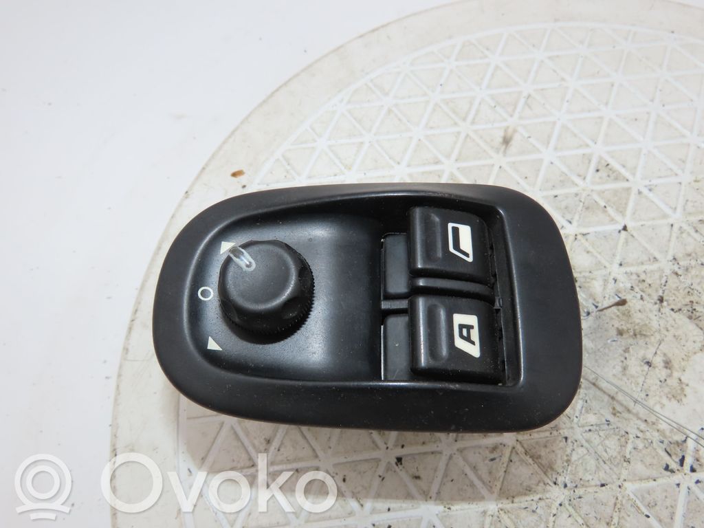 Electric window control switch   6554WH