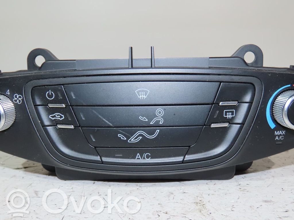 Ford Transit Courier Climate control unit 