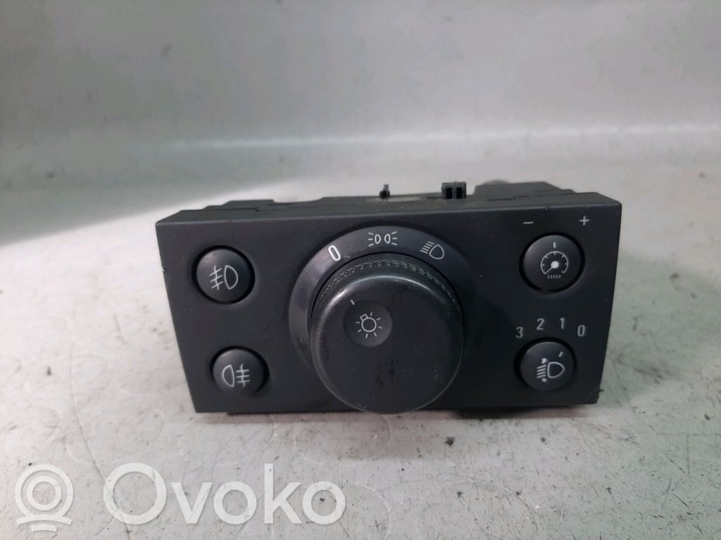 Light switch   24454625