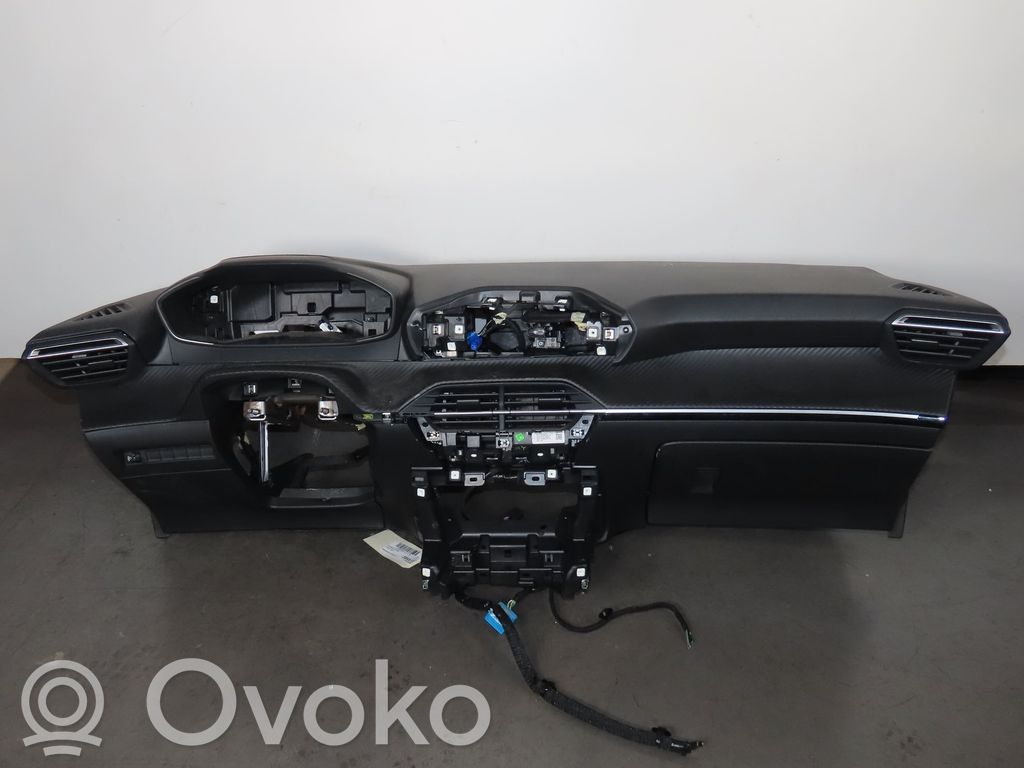 Peugeot 208 II Bord 