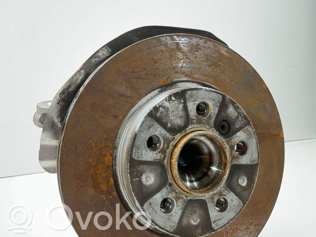 Front wheel hub spindle knuckle   6852160