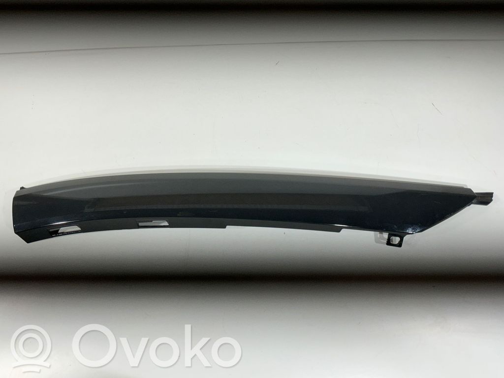 BMW i3 Priekinio stiklo apdaila 