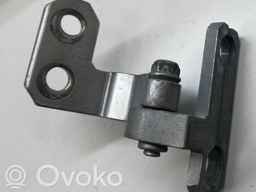 Front door upper hinge   3D4831402
