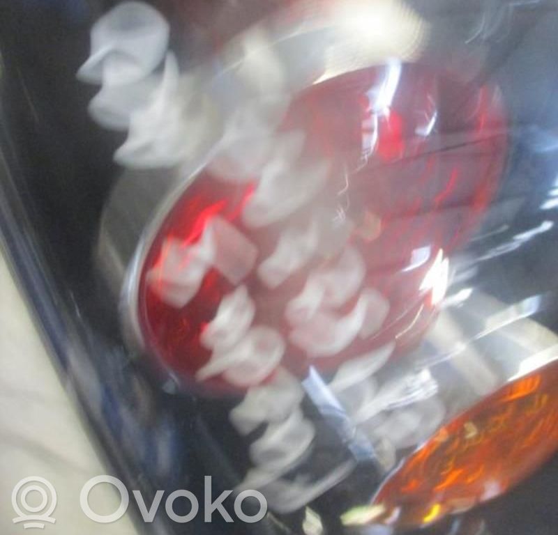 Rear/tail lights   BR5S51170D