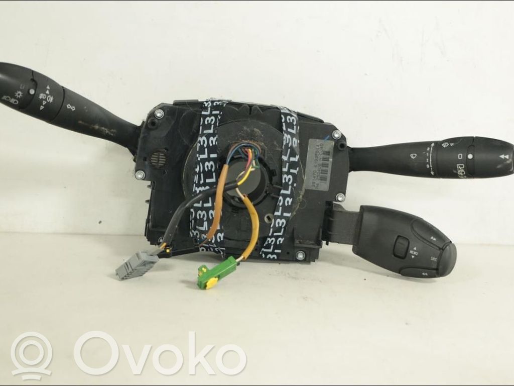 Peugeot 207 Commodo, commande essuie-glace/phare 