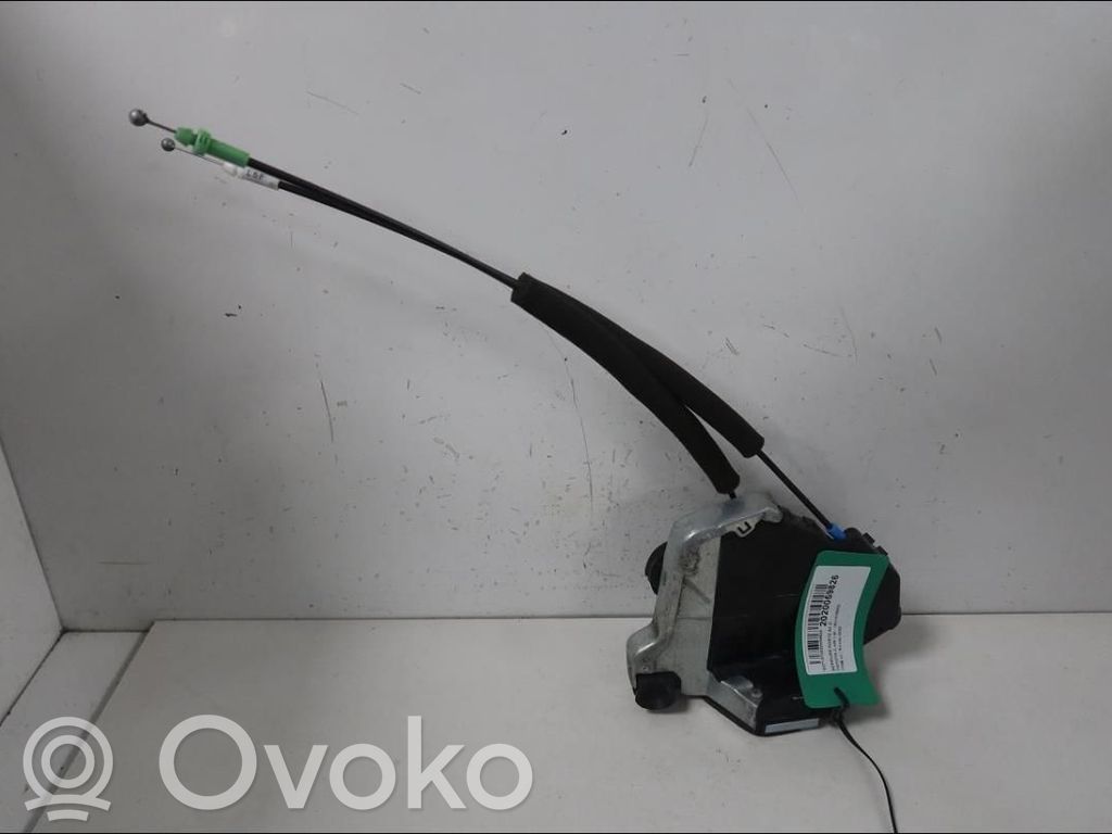 Toyota C-HR I Front door lock 