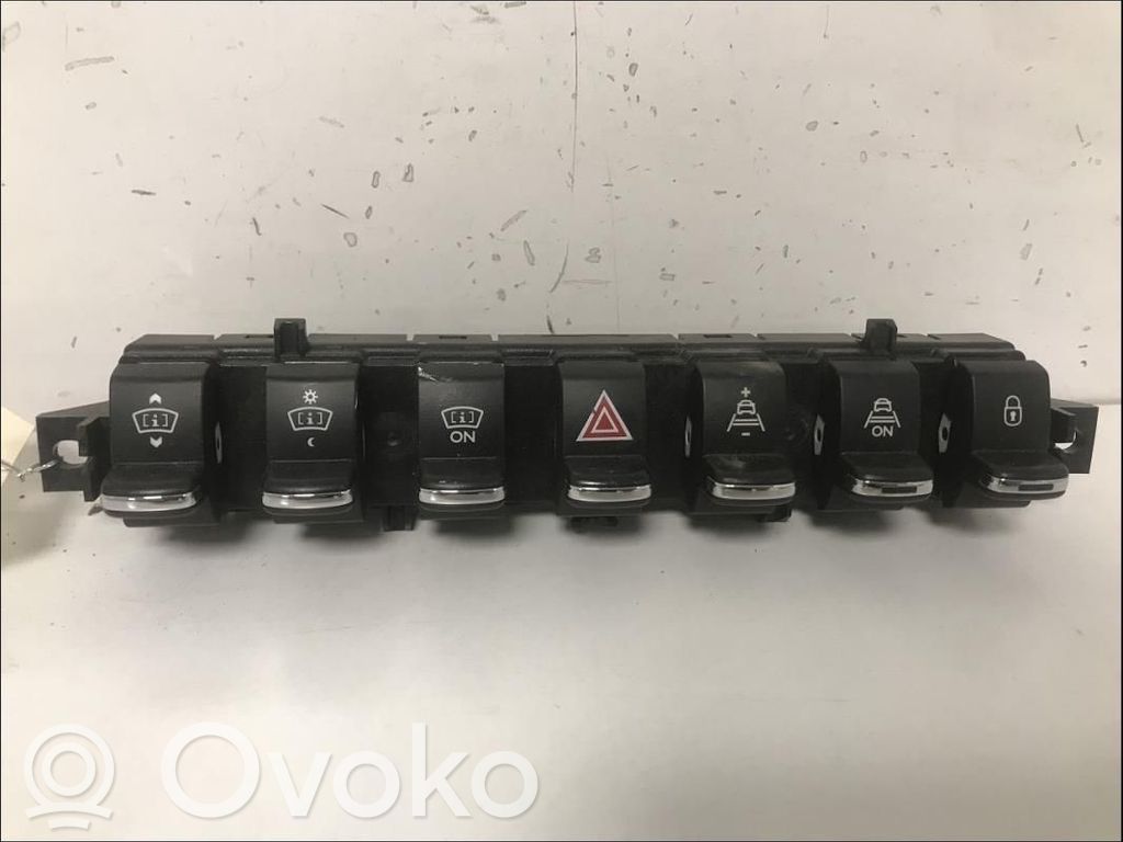 Peugeot 3008 I Hazard light switch 
