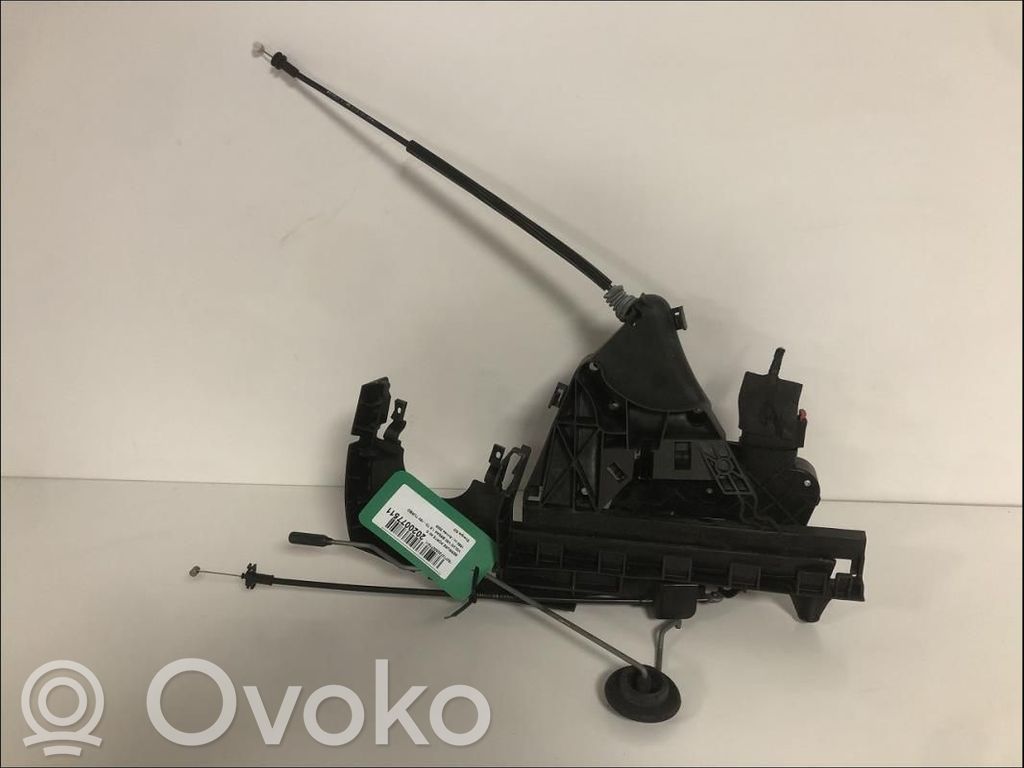 Volvo V50 Priekšpusē slēdzene 