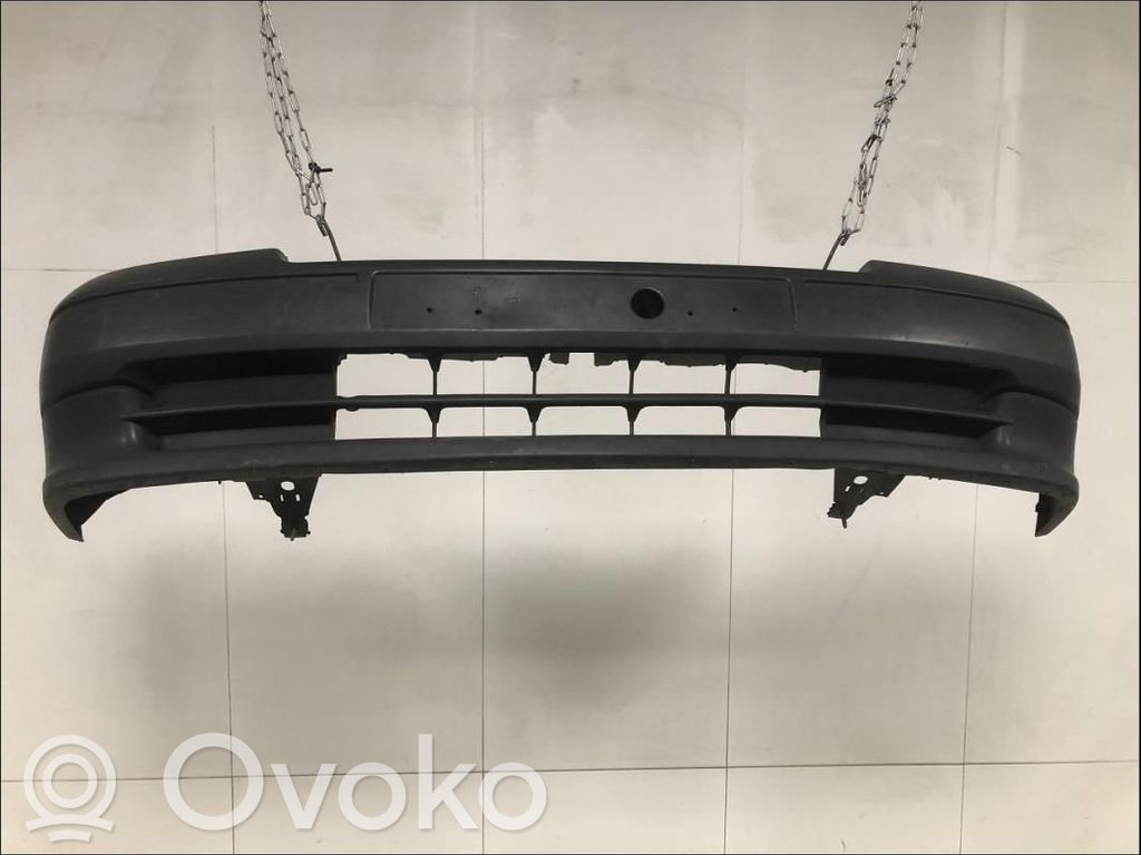 Renault Clio I Parachoques delantero 