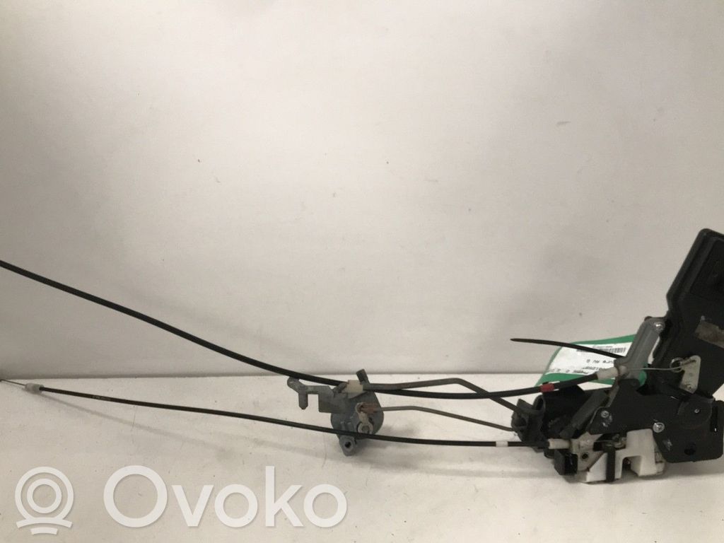 Priekšpusē slēdzene   GJ6A59310E