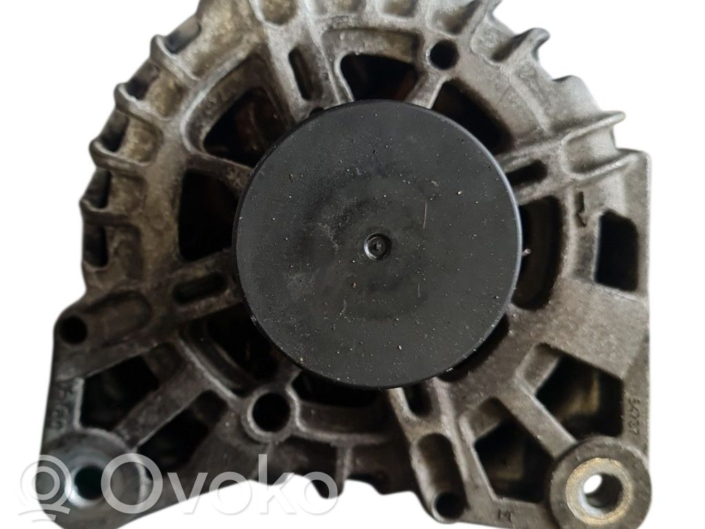 Renault Clio IV Generator/alternator 