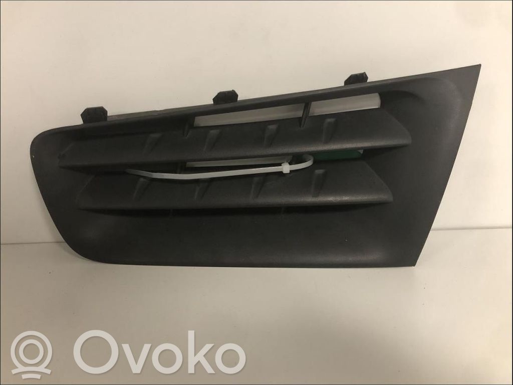 Maskownica / Grill / Atrapa górna chłodnicy   7701478057