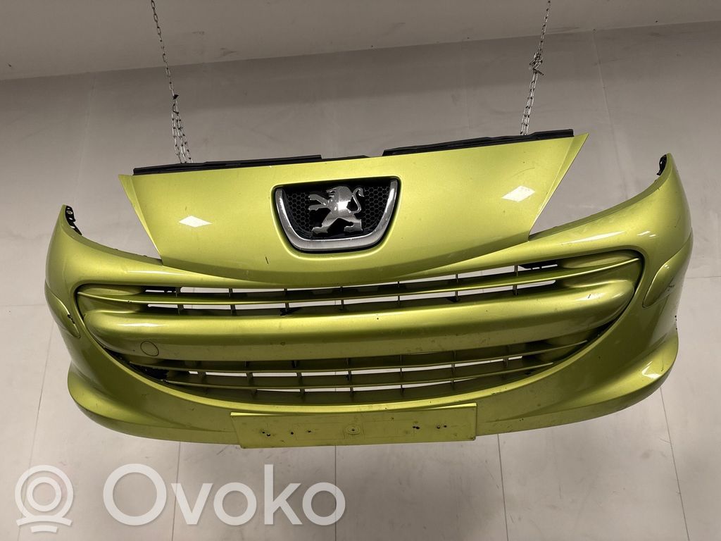 Peugeot 207 Parachoques delantero 
