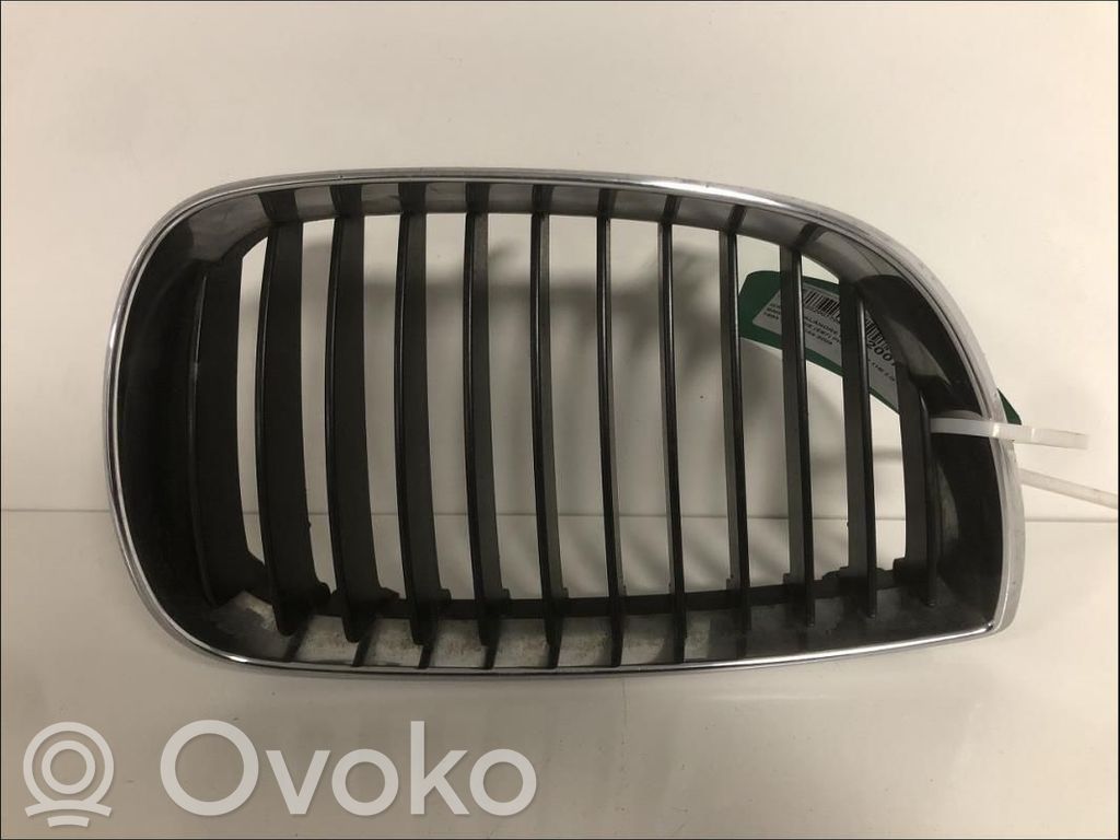 BMW 1 E81 E87 Front bumper upper radiator grill 