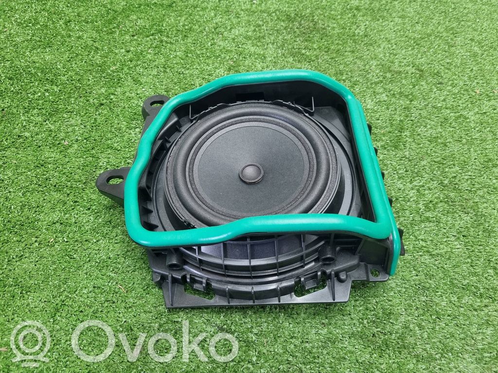 BMW 3 G20 G21 Subwoofer 