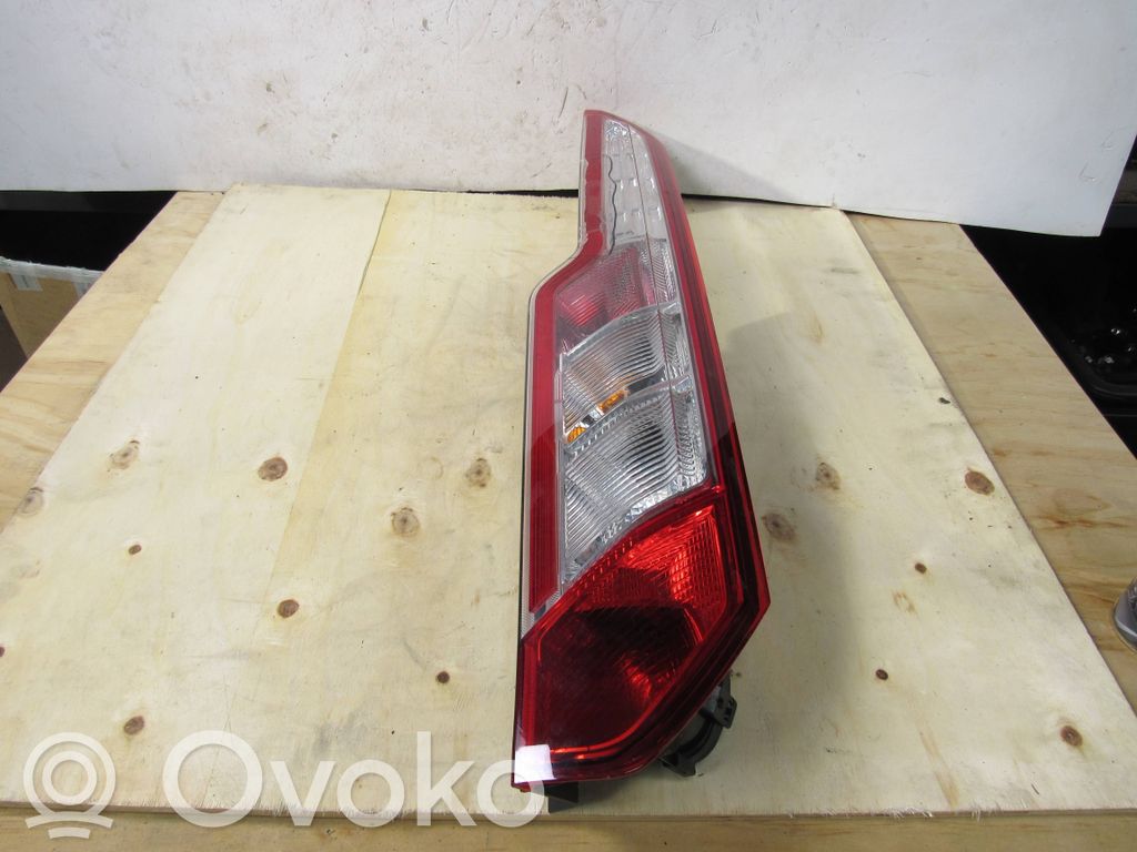 Rear/tail lights   BK2113404AD,15482FD,132883703