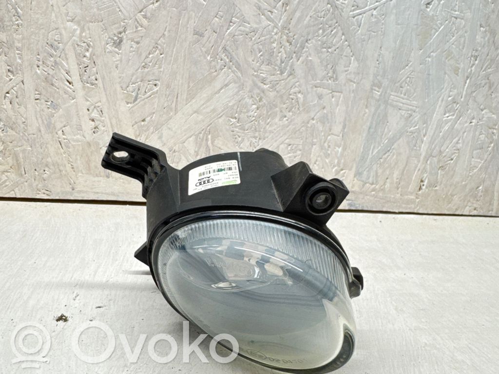 Audi A4 S4 B6 8E 8H Światło przeciwmgłowe przednie 