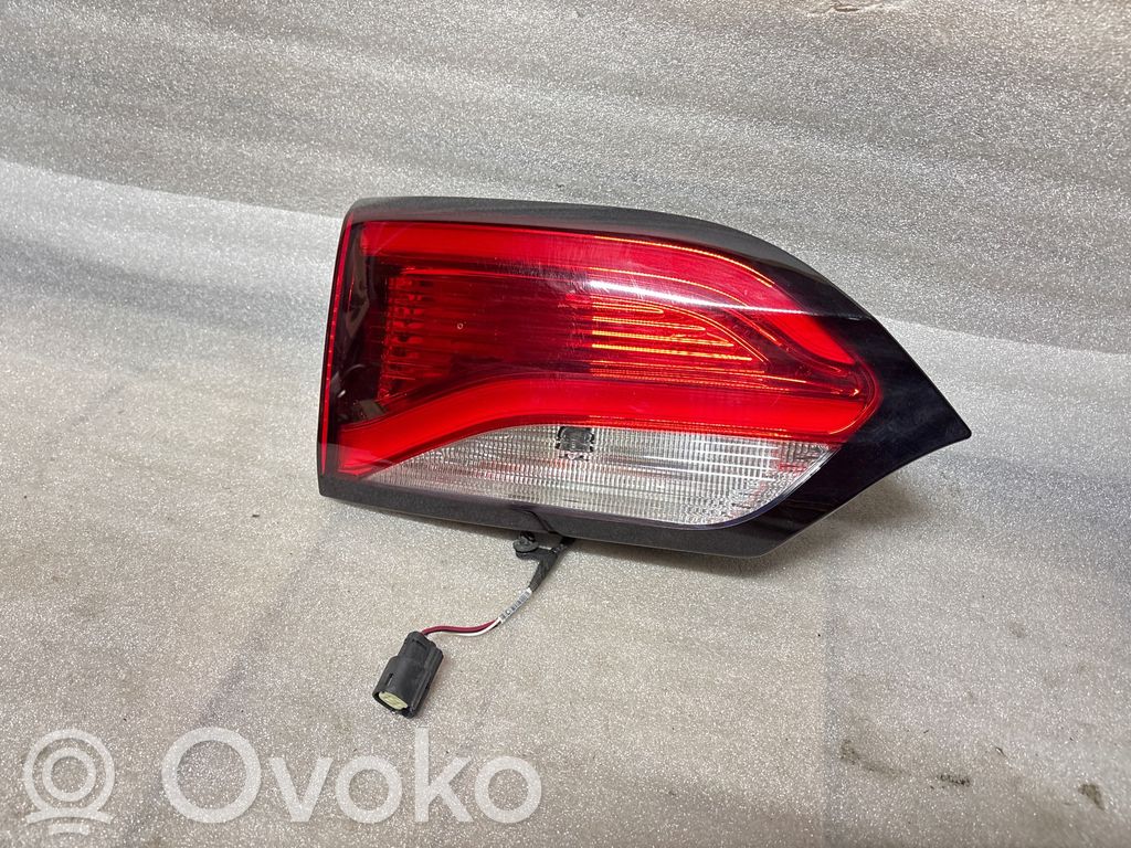 Chrysler Pacifica Tailgate rear/tail lights 