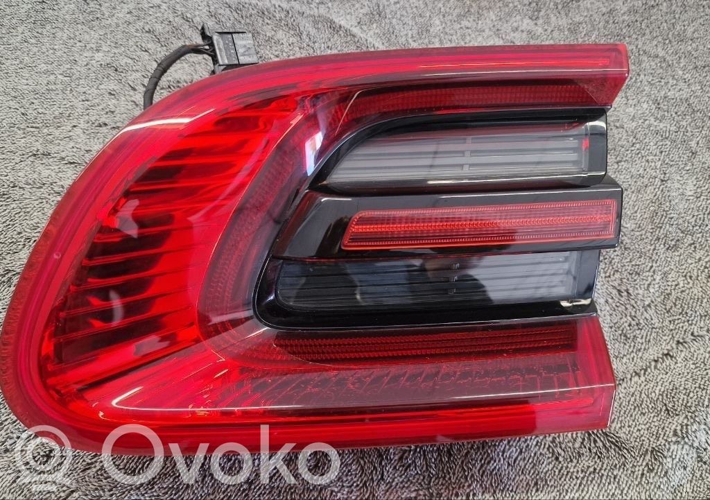 Porsche Macan (95B) Lampy tylnej klapy bagażnika 