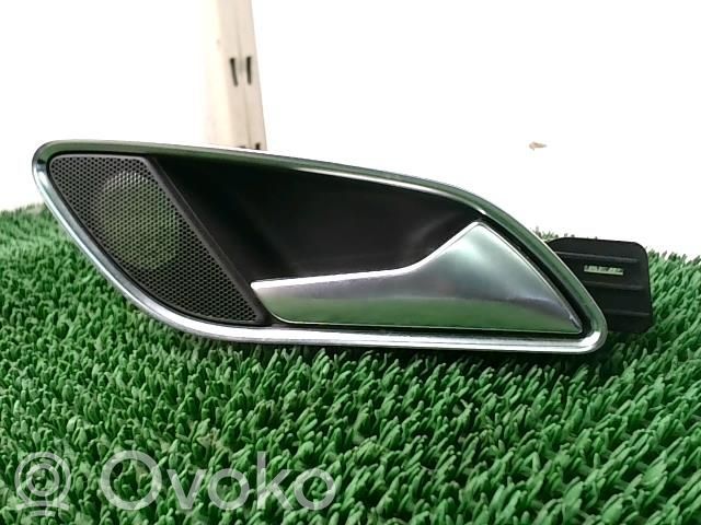 Audi Q3 8U Klamka wewnętrzna drzwi tylnych 