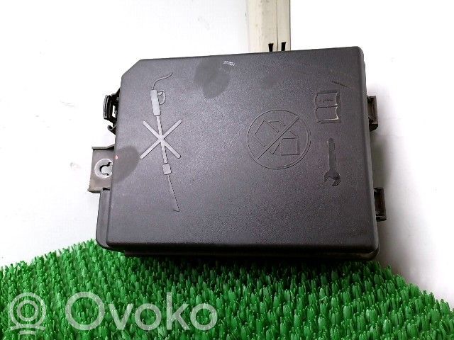 Opel Corsa E Fuse module 