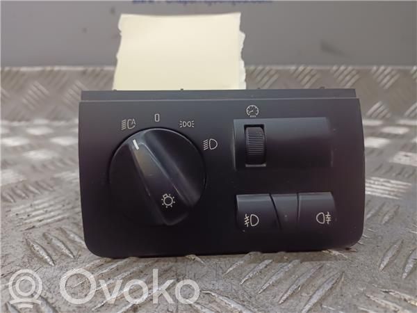 Lukturu slēdzis   6909775
