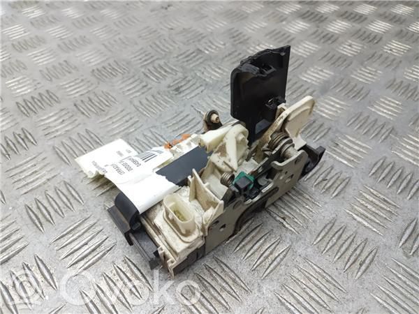 Dodge Caliber Front door lock 