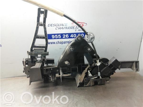 Cerradura de puerta delantera   924003100