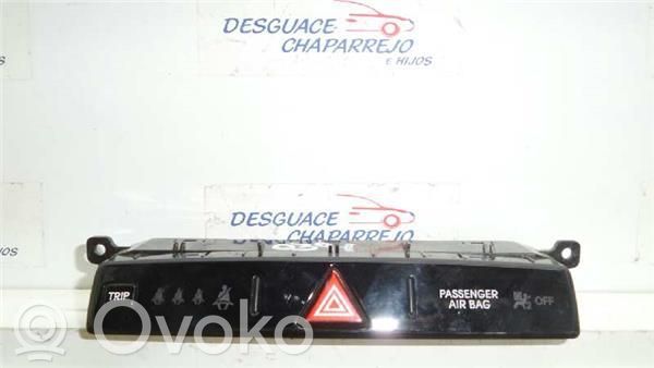 Hyundai i20 (PB PBT) Включатель аварийных фонарей