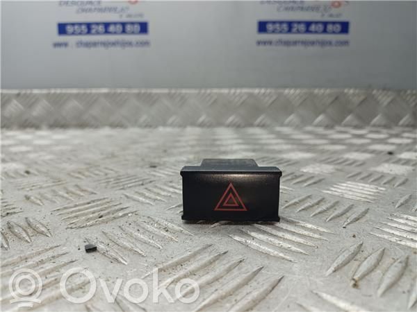 Botón interruptor de luz de peligro