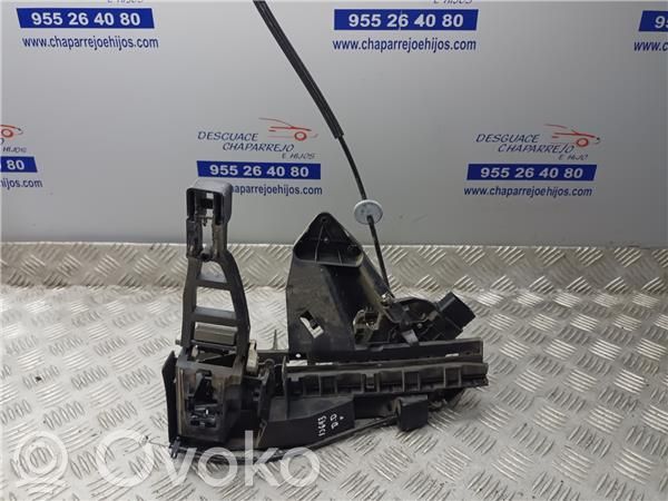 Ford Focus Priekšpusē slēdzene 