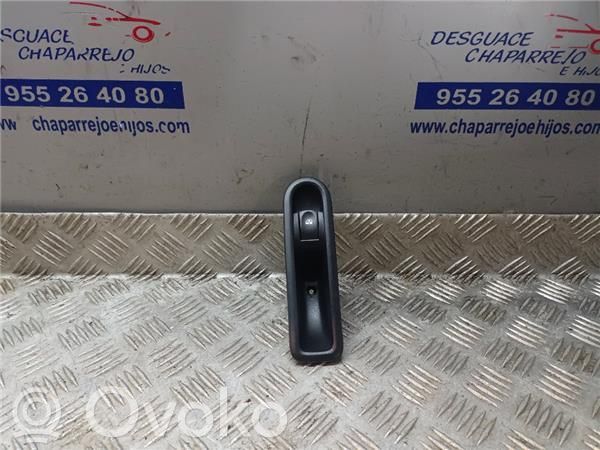 Renault Clio III Electric window control switch 