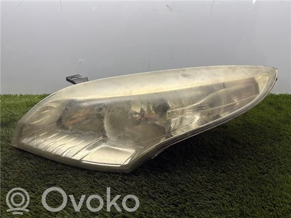 Renault Megane III Lampa przednia 