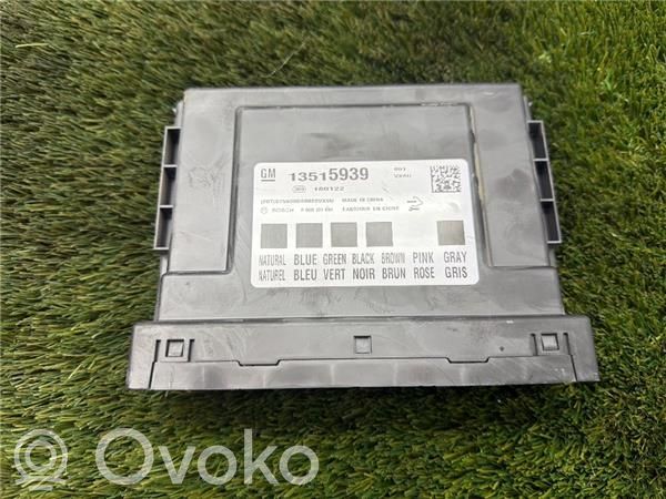 Unidad de control/módulo del motor   13515939