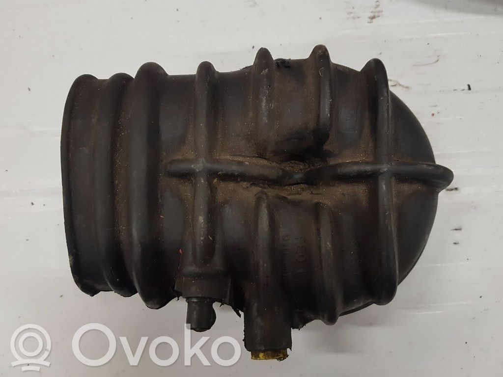 Volkswagen Golf I Część rury dolotu powietrza 