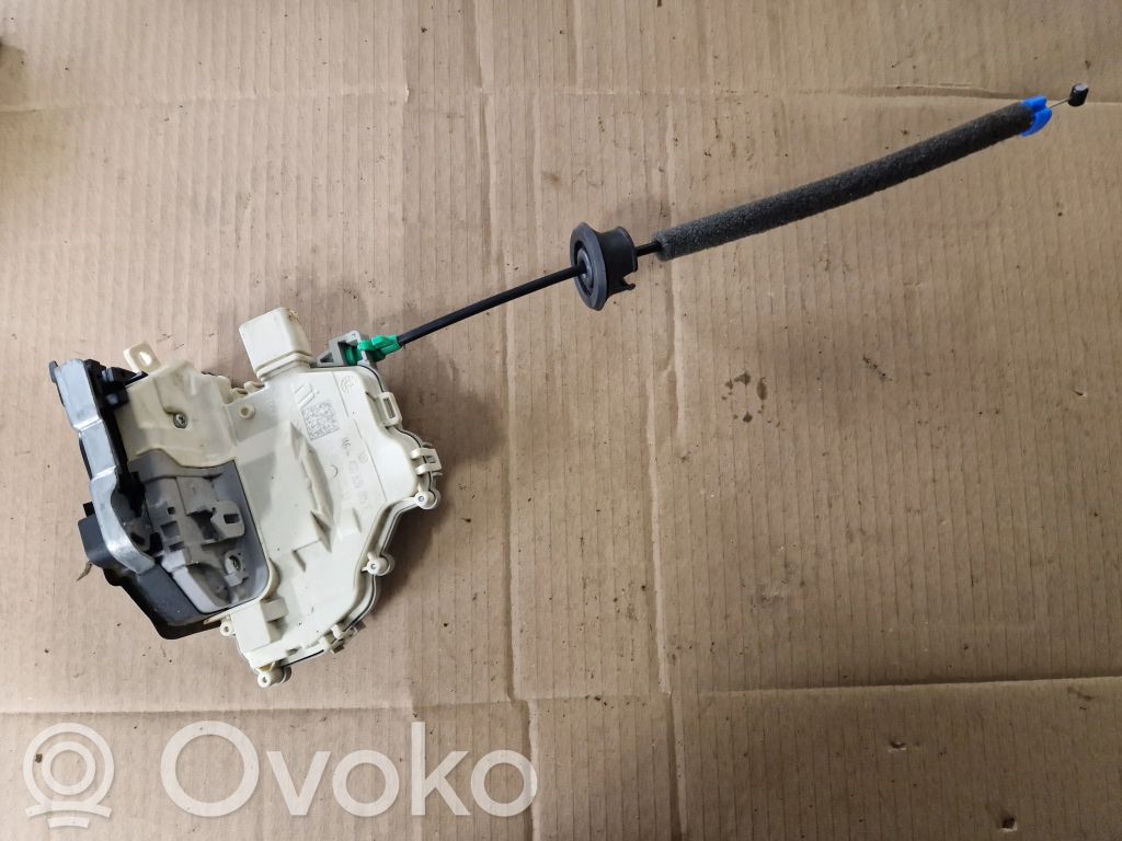 Audi A4 S4 B8 8K Aizmugurē slēdzene 
