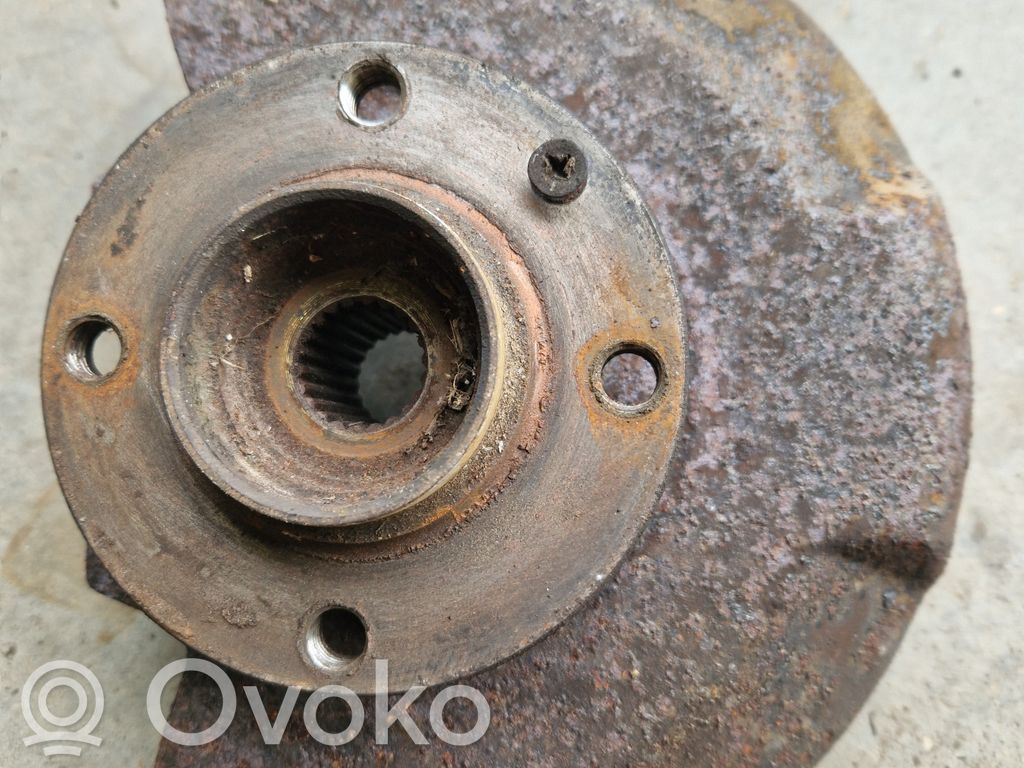 Volkswagen Golf I Front wheel hub 