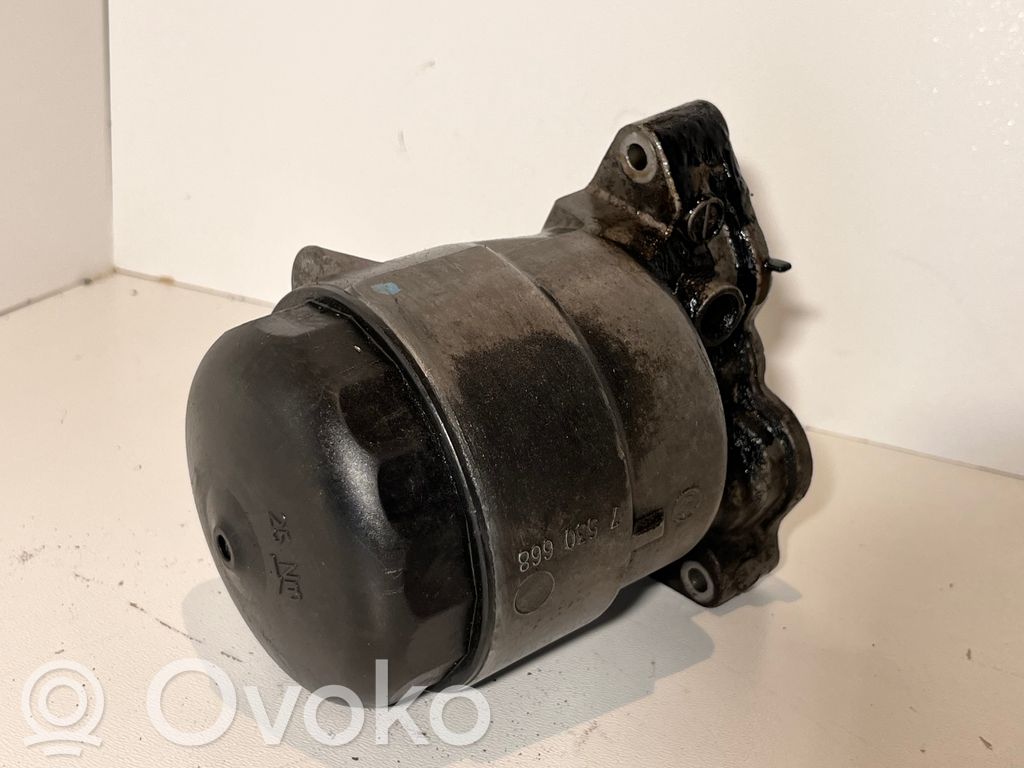 BMW 3 E90 E91 Öljynsuodattimen kannake 