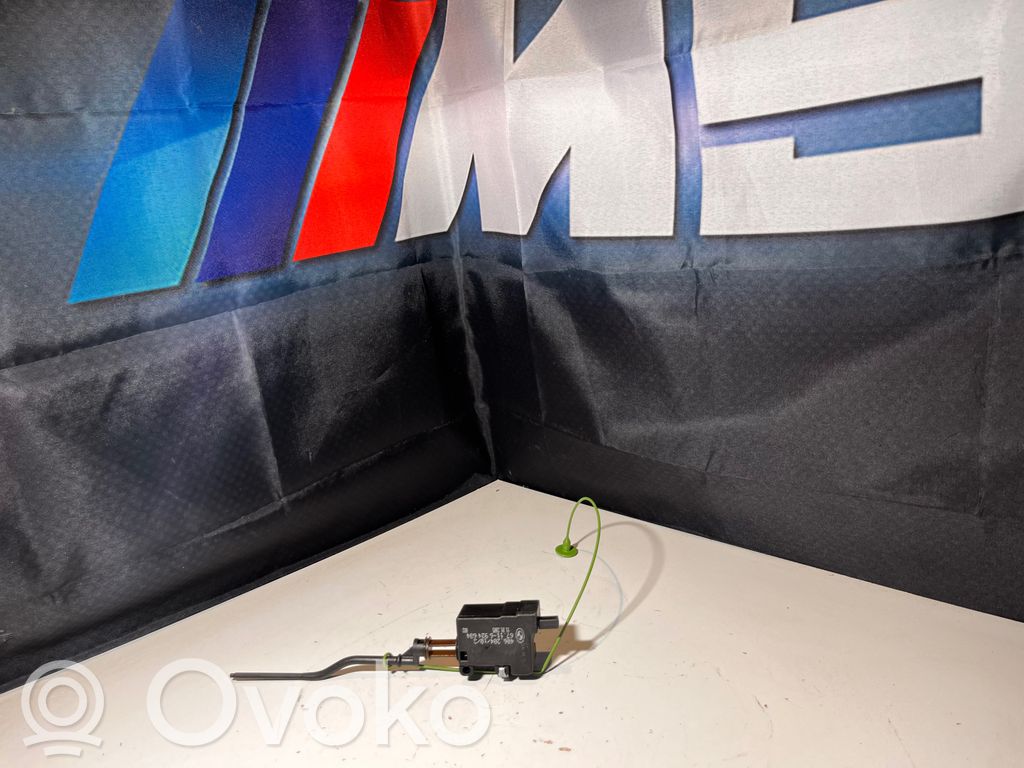 BMW 1 E82 E88 Polttoainetankin korkin lukon moottori 
