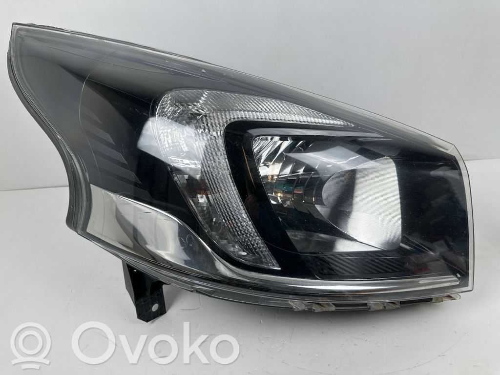 Opel Vivaro Scheinwerfer 
