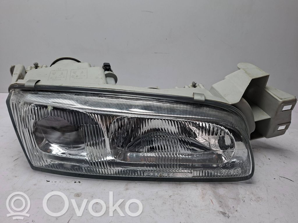 Mazda 626 Передняя фара 