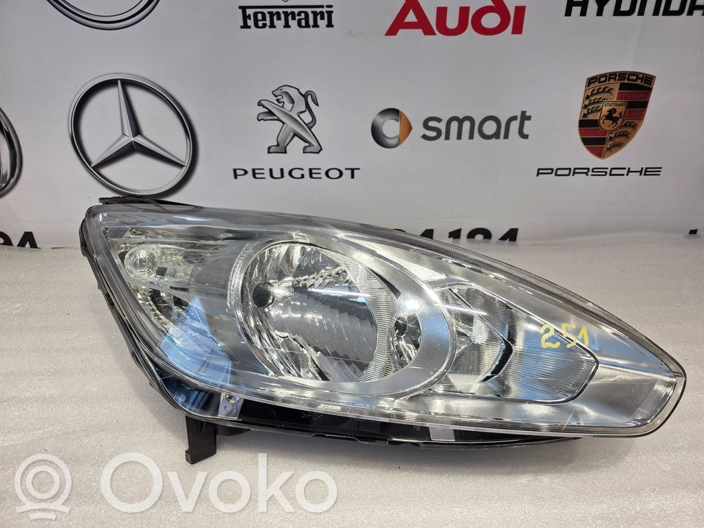 Ford C-MAX II Lampa przednia 