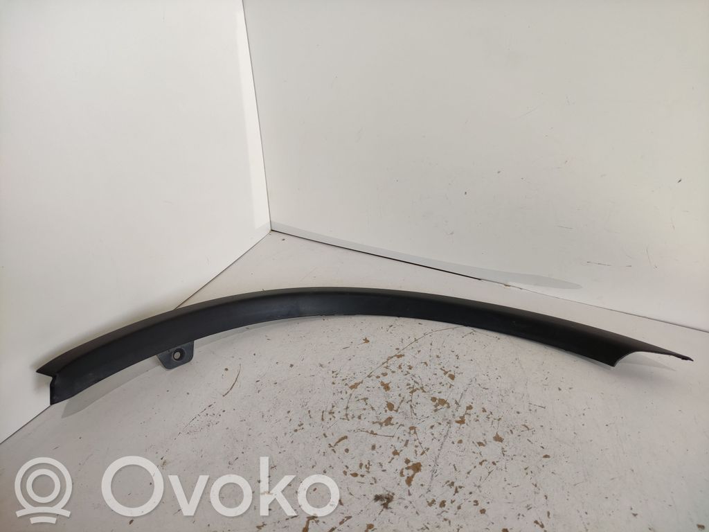 Mitsubishi Outlander Nadkole przednie 