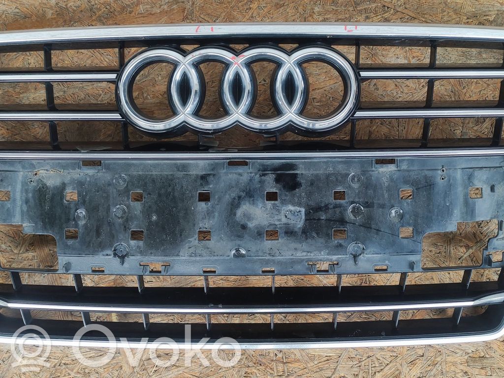 Audi A7 S7 4G Etupuskurin ylempi jäähdytinsäleikkö 