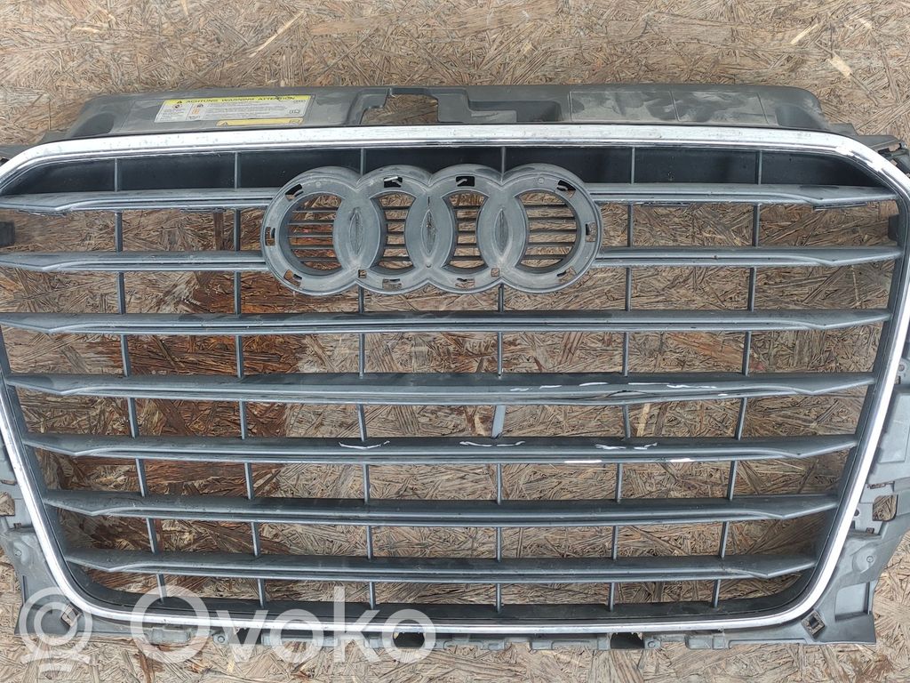 Audi A3 S3 8V Etupuskurin ylempi jäähdytinsäleikkö 