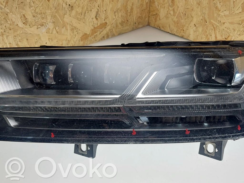 Audi Q7 4M Headlight/headlamp 
