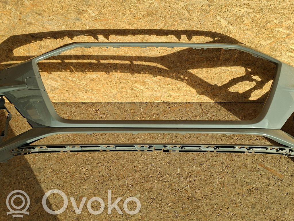 Audi RS4 B9 Parachoques delantero 