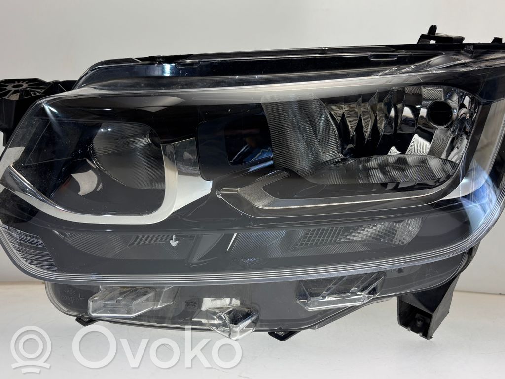 Toyota ProAce City Lampa przednia 
