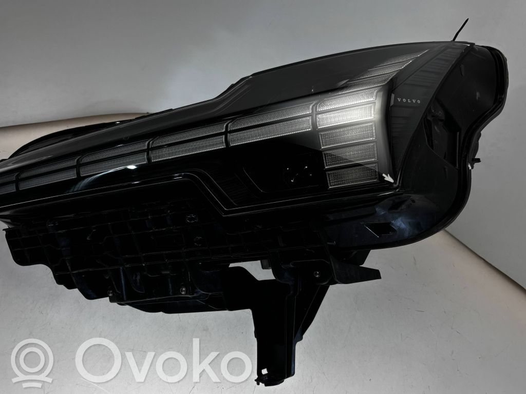 Volvo EX30 Scheinwerfer 