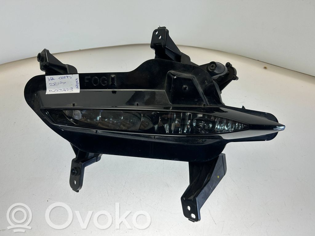 KIA Ceed Miglas lukturis priekšā 